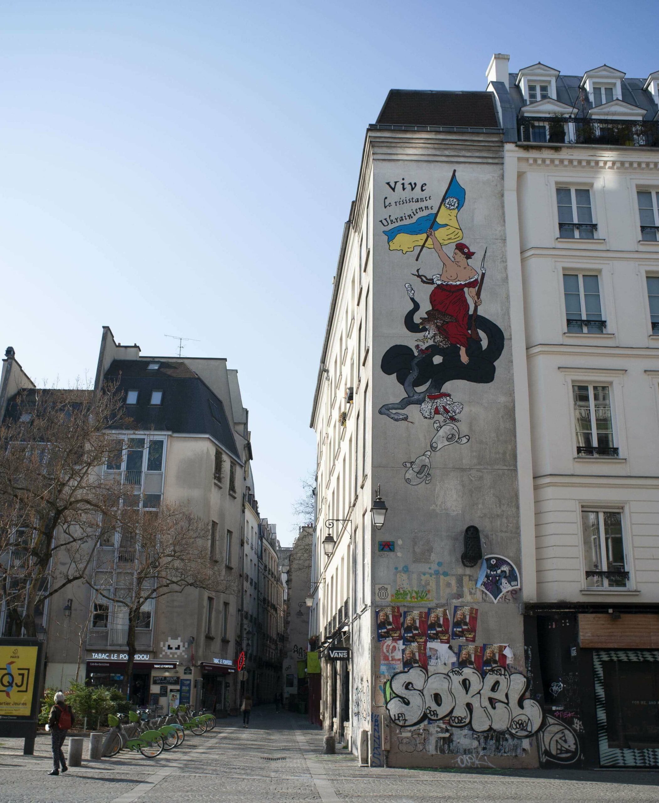 Mural in Paris in support of the Ukrainian people