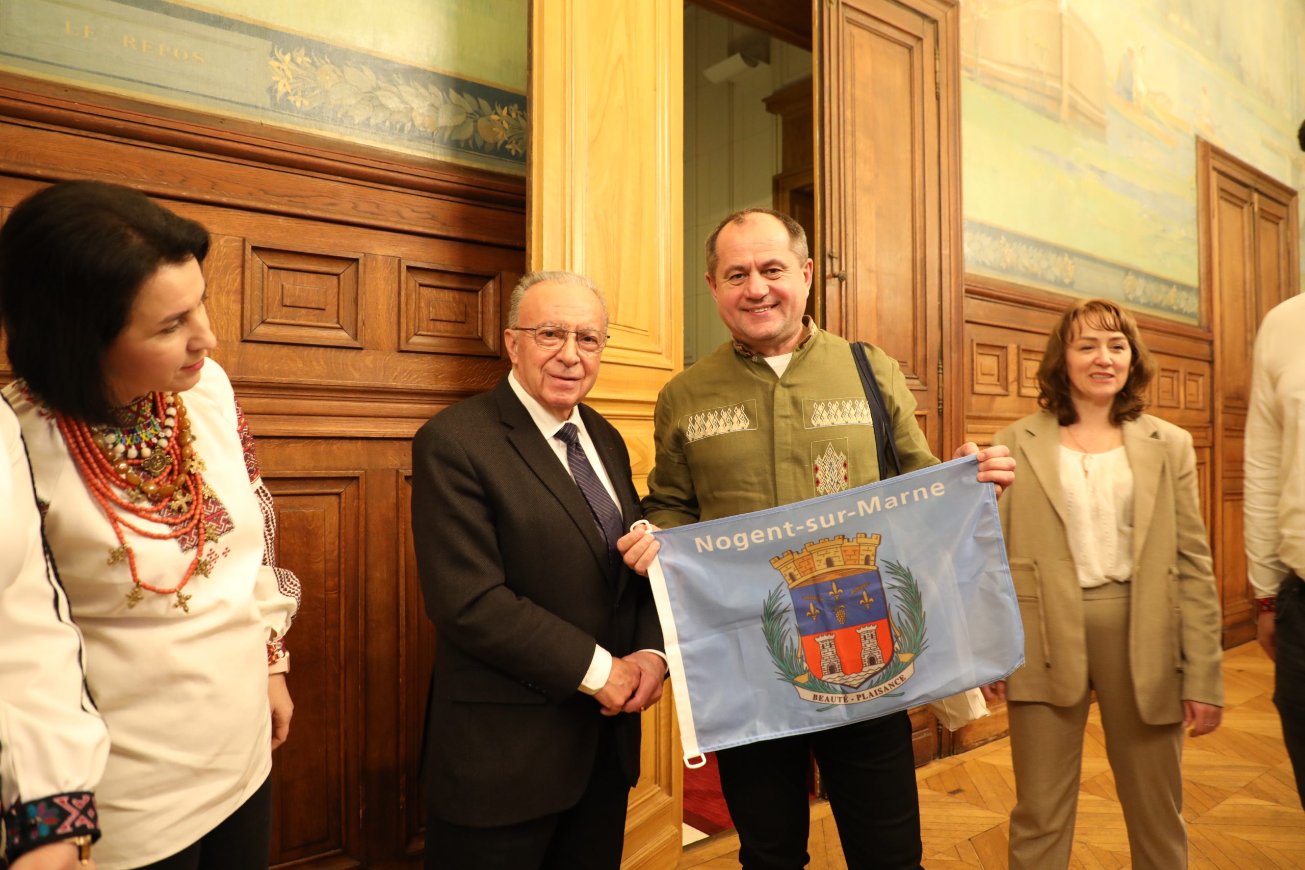 Nogent-sur-Marne signe une charte d’amitié avec la ville ukrainienne Kolomyia