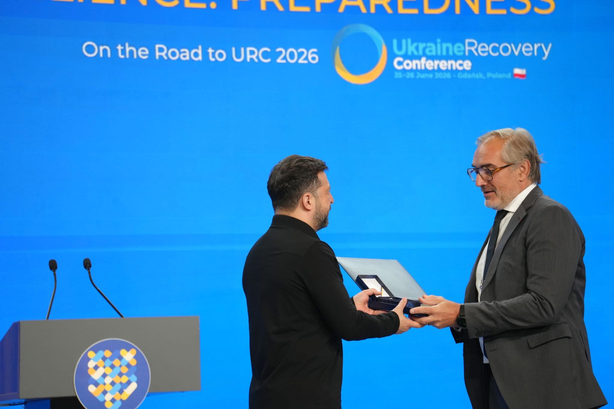 Saint-Germain-en-Laye a reçu la distinction de « Ville-Sauveur » lors du 4ème Sommet international des villes et des régions à Kyiv