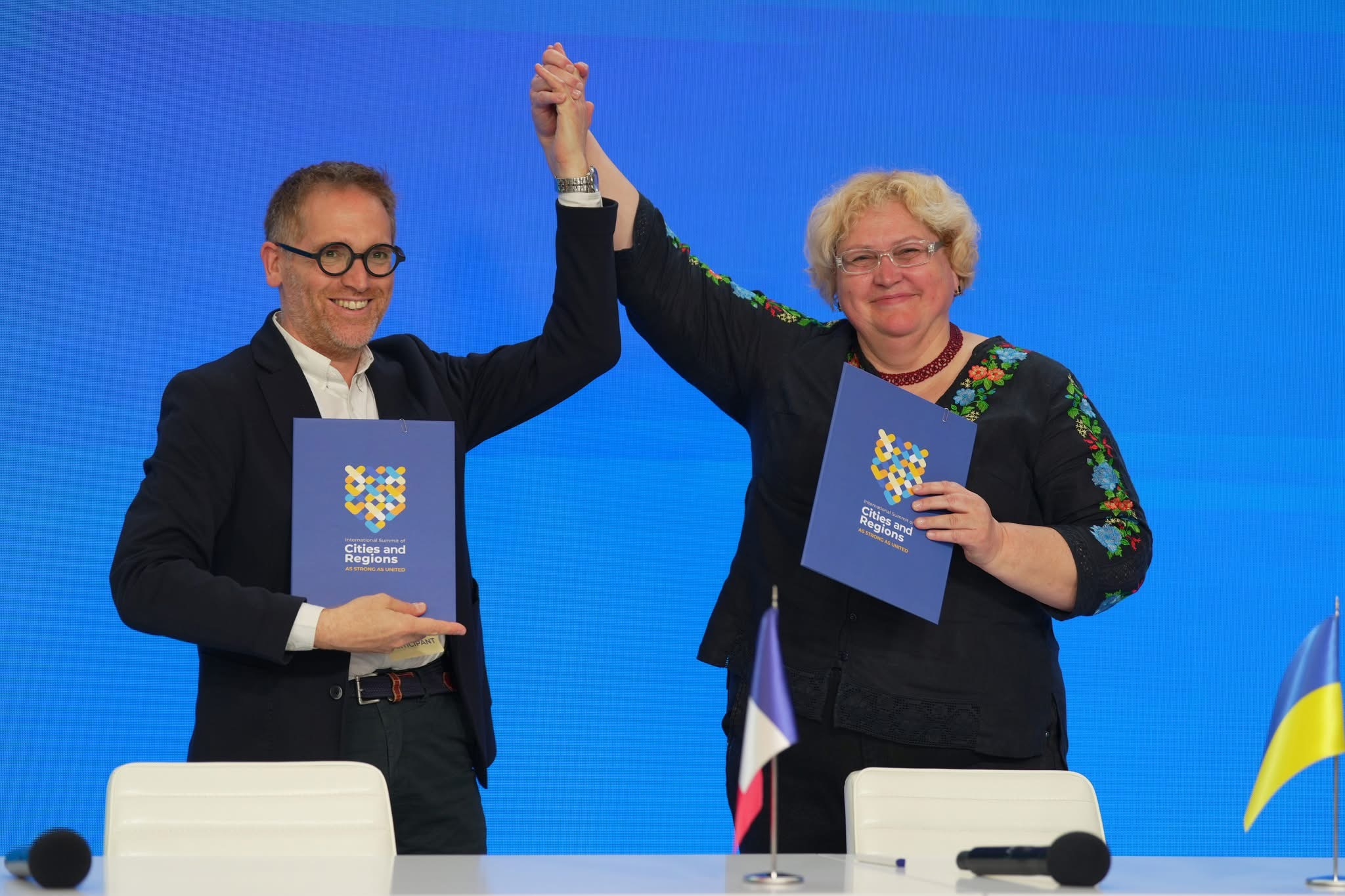La signature d&rsquo;un nouveau partenariat entre les villes de Carrières-sous-Poissy et Ivankiv